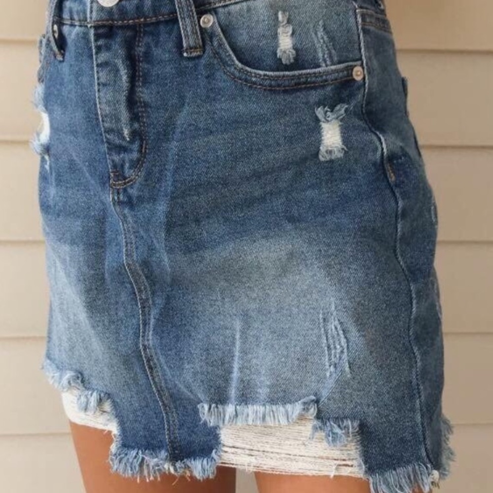 WILDFABLE distressed denim skirt